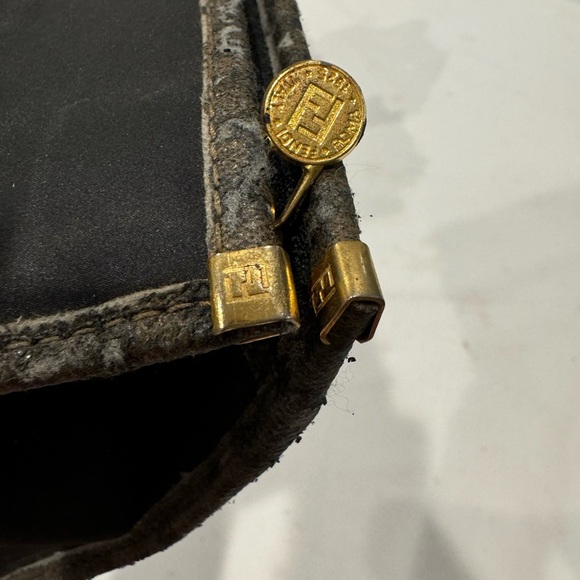 Authentic Fendi pouch - Picture 7 of 12